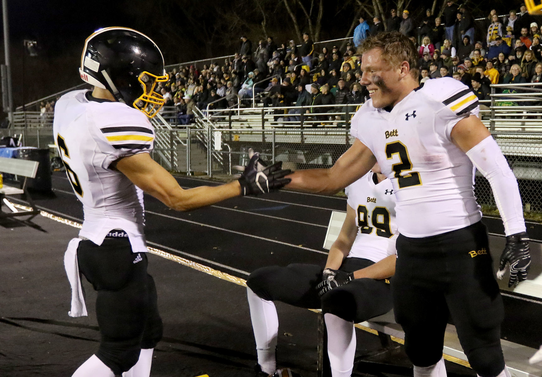 110218-Bett-ICWest-Playoffs-016